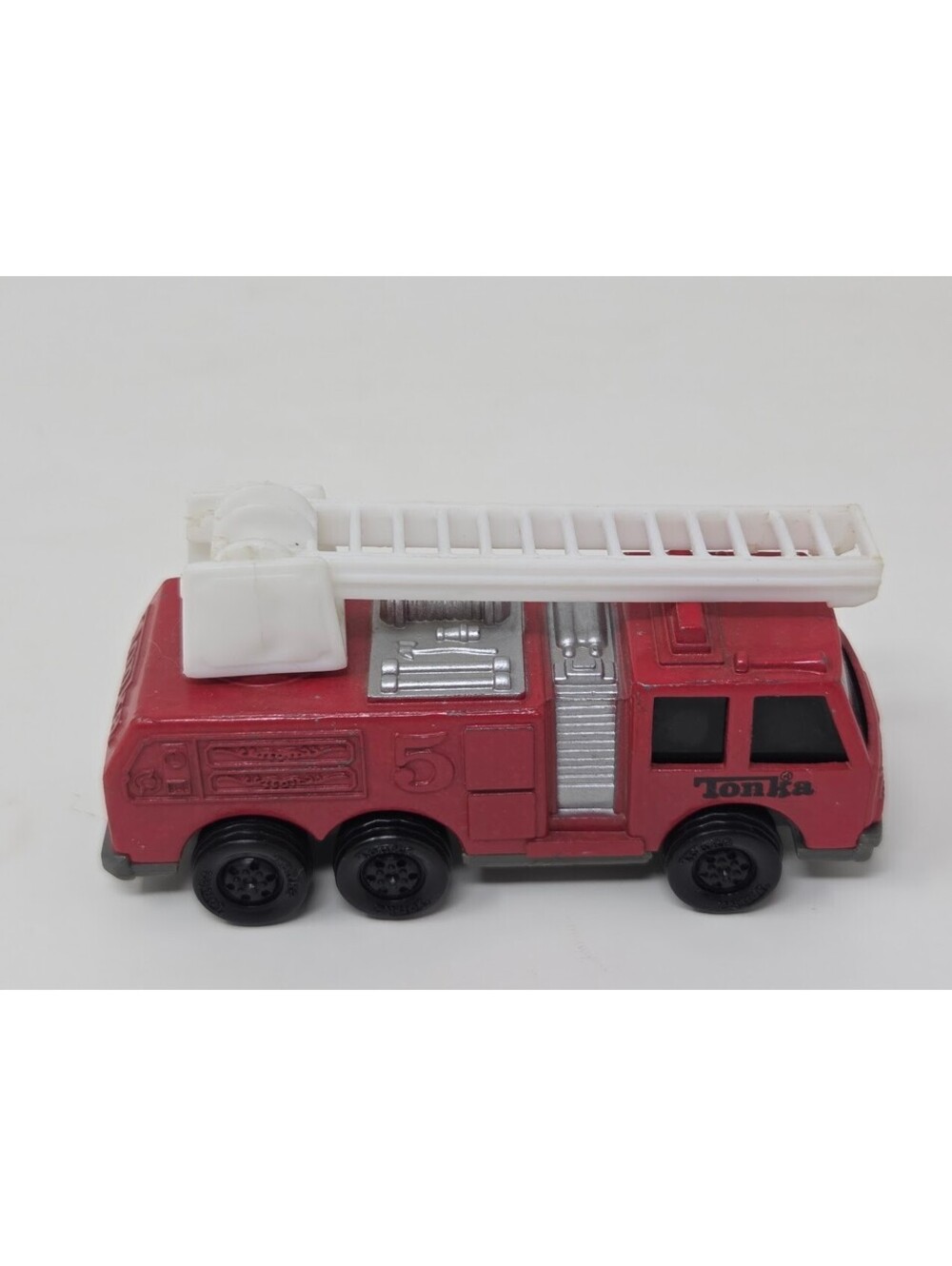 Tonka Red Fire Engine Ladder Truck #5 Metal Diecast 1992 Rescue Toy Truck
